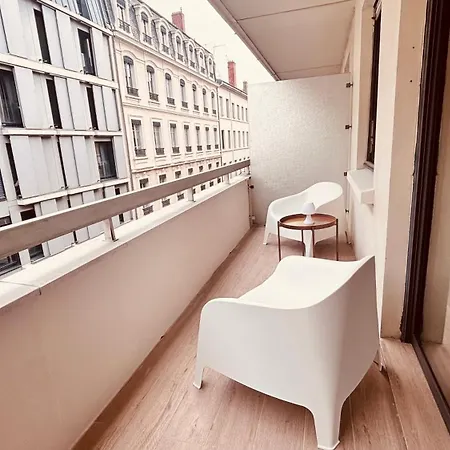 Blossom Suite-hyper Centre Jacuzzi Balcon Clim Apartment *