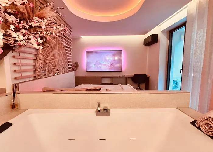 Blossom Suite-hyper Centre Jacuzzi Balcon Clim Apartment *